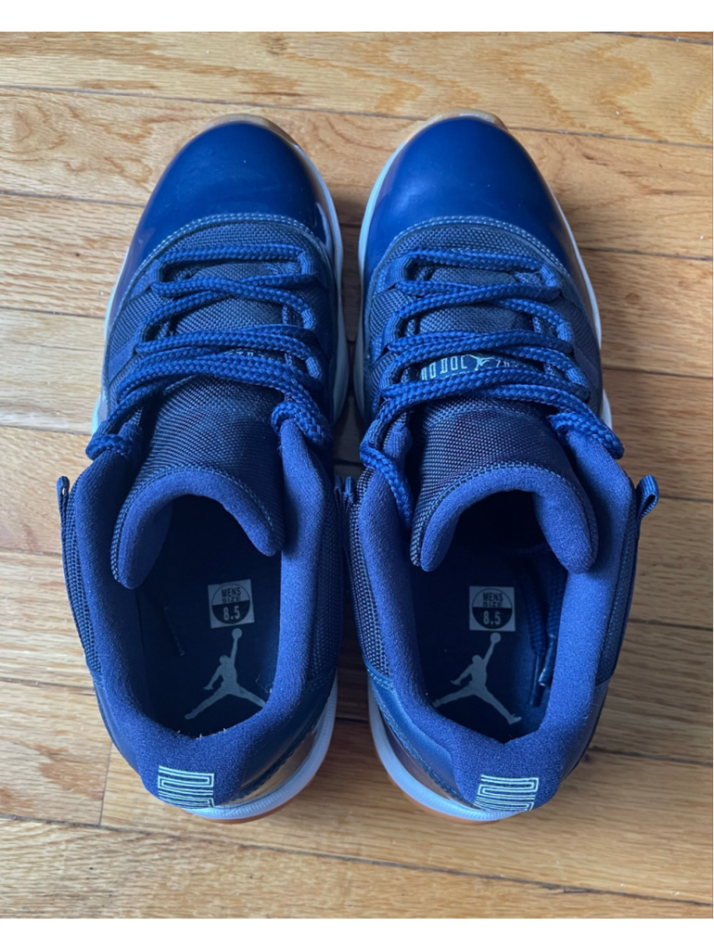Men's Air Jordan 11 Retro Low ‘Navy Gum’ Sneakers Size 8.5 - Picture 3 of 8